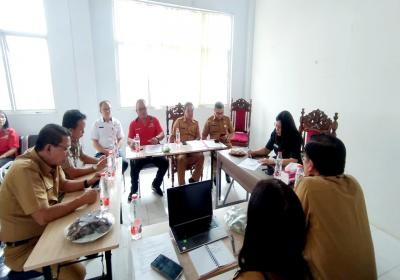 Sekda Lynda Watania Pimpin Rakorev TPPB di Dinas PM PTSP Kabupaten Minahasa